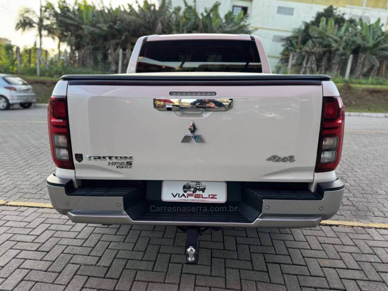MITSUBISHI - L200 TRITON - 2025/2026 - Branca - R$ 301.990,00
