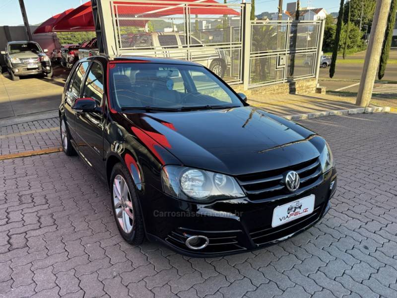 VOLKSWAGEN - GOLF - 2009/2010 - Preta - R$ 49.900,00