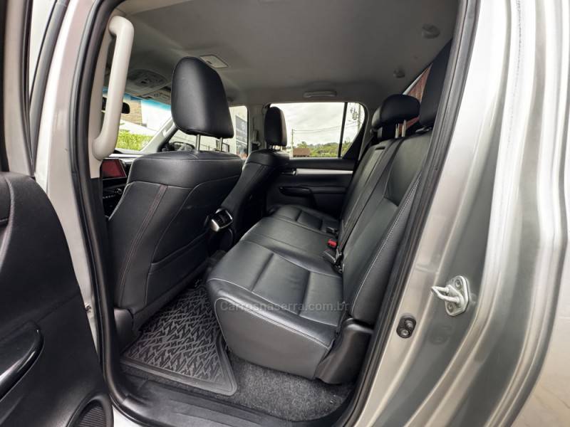 TOYOTA - HILUX - 2015/2016 - Prata - R$ 169.990,00