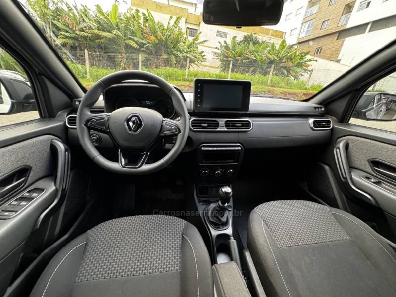 RENAULT - OROCH - 2022/2023 - Prata - R$ 94.990,00