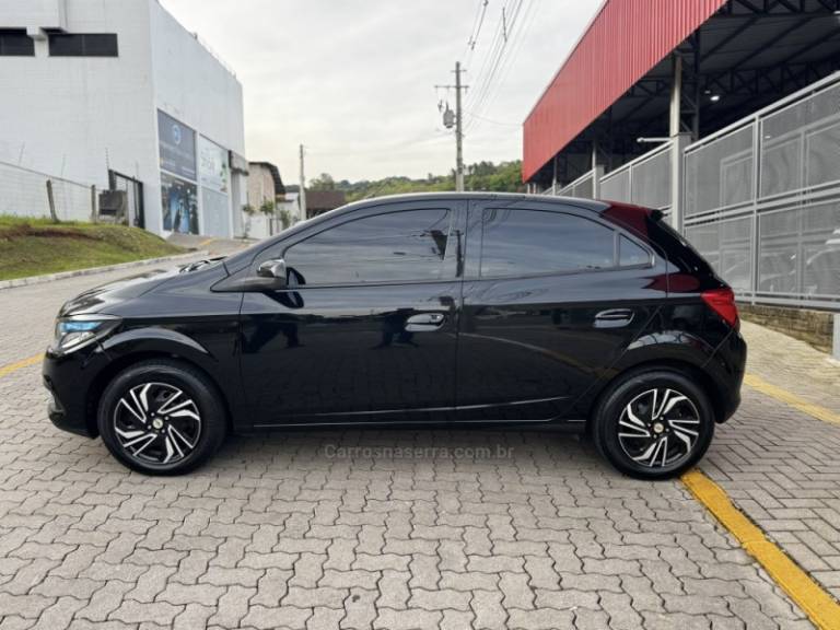 CHEVROLET - ONIX - 2013/2013 - Preta - R$ 47.990,00