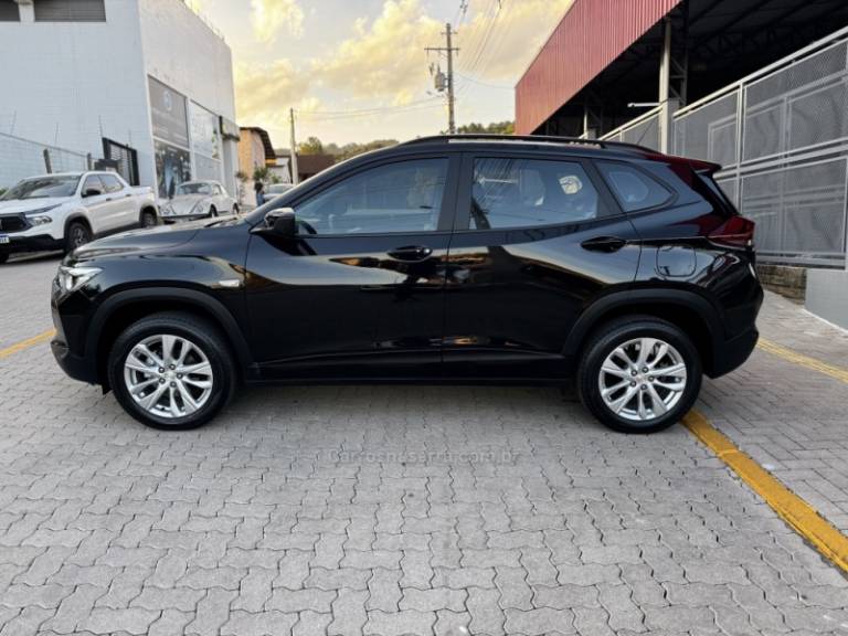 CHEVROLET - TRACKER - 2022/2023 - Preta - R$ 114.990,00