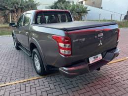 MITSUBISHI - L200 TRITON - 2017/2018 - Cinza - R$ 133.800,00