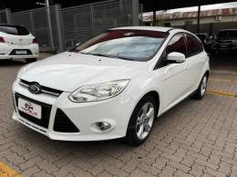 FORD - FOCUS - 2014/2015 - Branca - R$ 53.990,00
