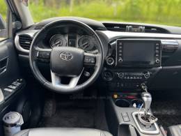 TOYOTA - HILUX - 2021/2021 - Branca - R$ 219.990,00