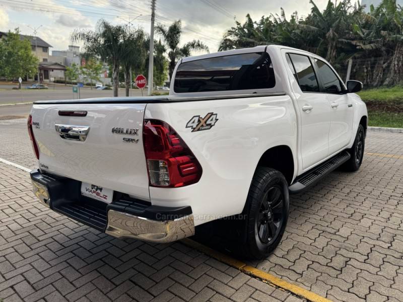TOYOTA - HILUX - 2017/2018 - Branca - R$ 184.990,00