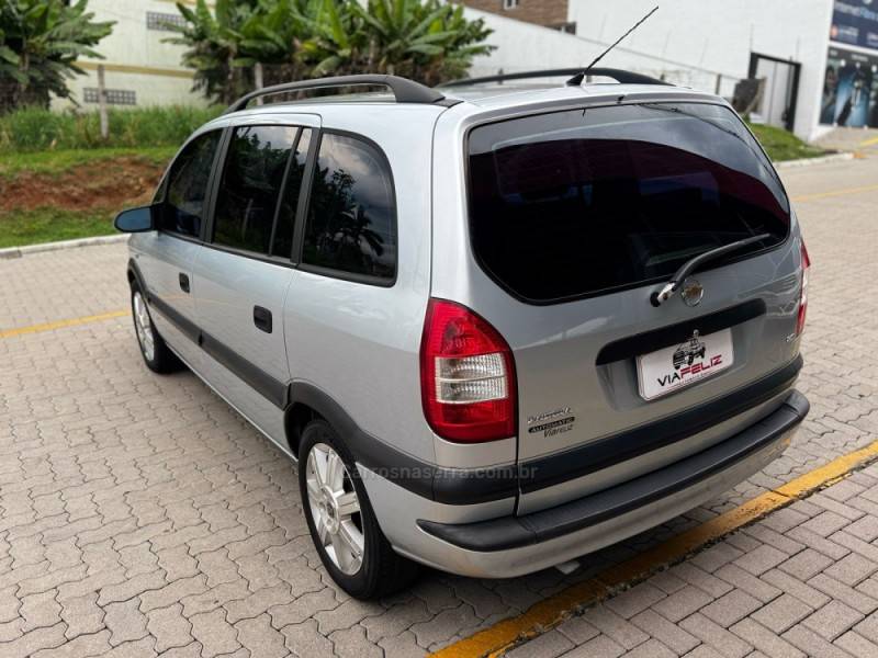 CHEVROLET - ZAFIRA - 2008/2009 - Prata - R$ 37.990,00