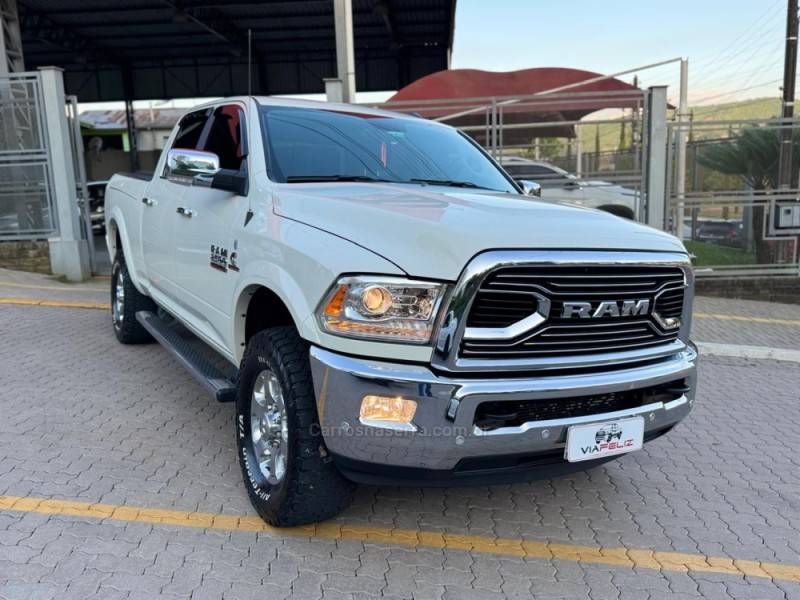 DODGE - RAM - 2018/2018 - Branca - R$ 299.990,00