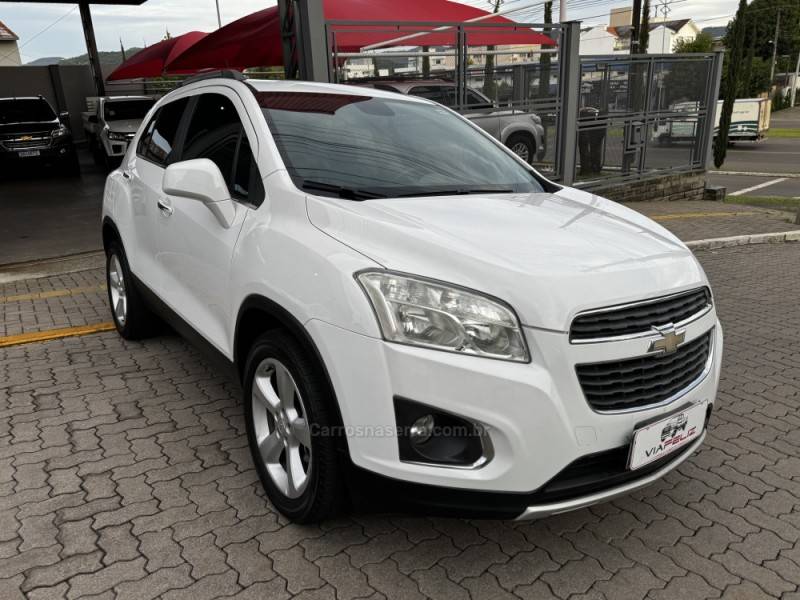 CHEVROLET - TRACKER - 2014/2015 - Branca - R$ 72.990,00