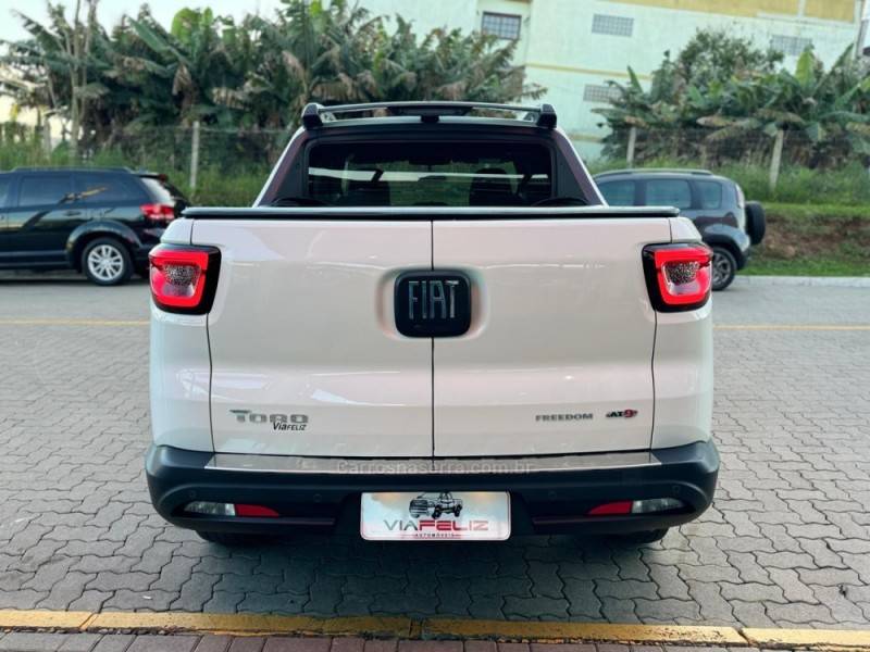 FIAT - TORO - 2018/2019 - Branca - R$ 112.990,00