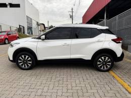 NISSAN - KICKS - 2018/2019 - Branca - R$ 85.990,00