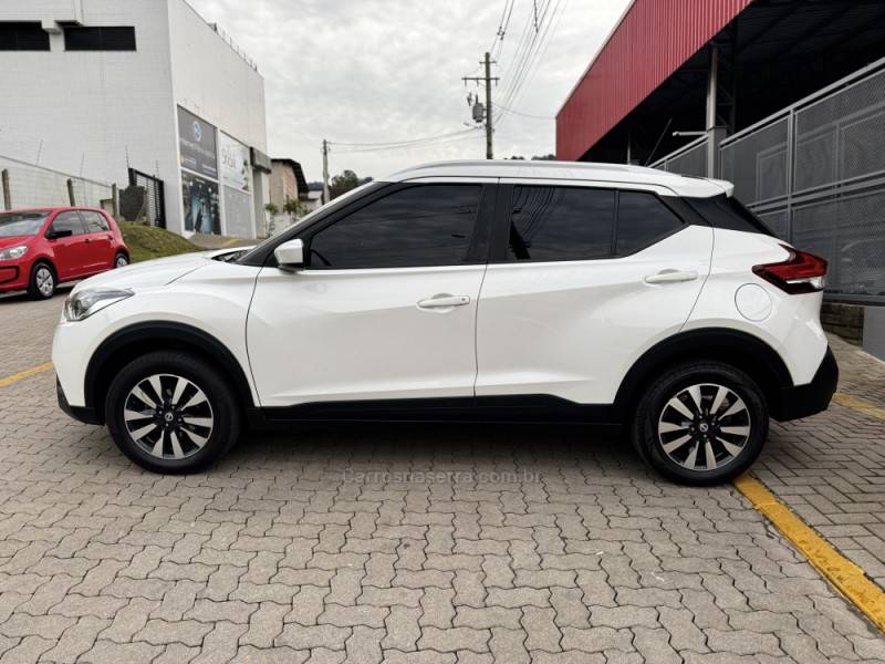 NISSAN - KICKS - 2018/2019 - Branca - R$ 85.990,00