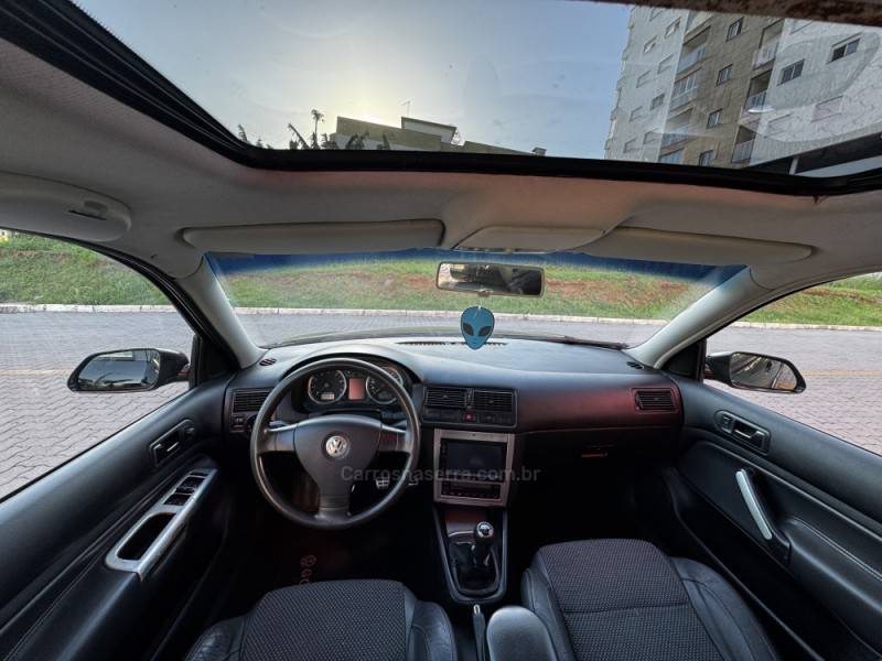 VOLKSWAGEN - GOLF - 2009/2010 - Preta - R$ 49.900,00