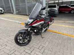 HONDA - NC 750X - 2017/2018 - Vermelha - R$ 42.990,00