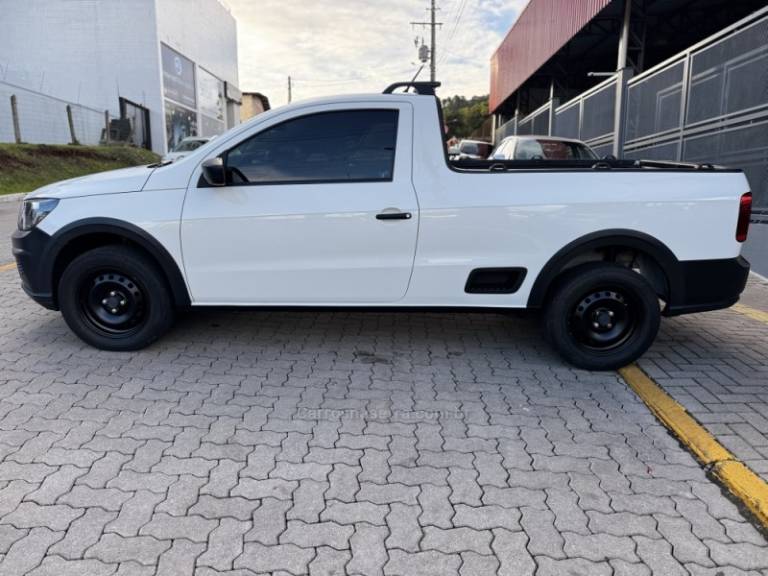 VOLKSWAGEN - SAVEIRO - 2021/2022 - Branca - R$ 64.990,00