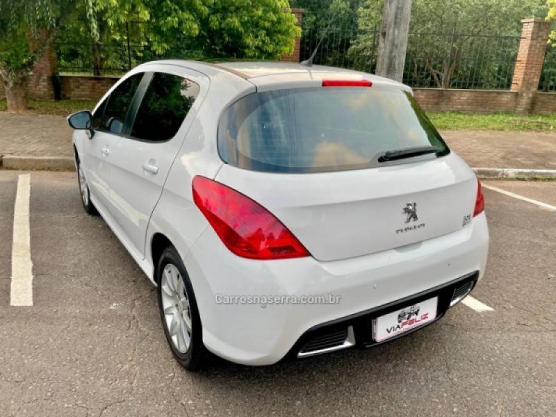 PEUGEOT - 308 - 2013/2014 - Branca - R$ 43.990,00