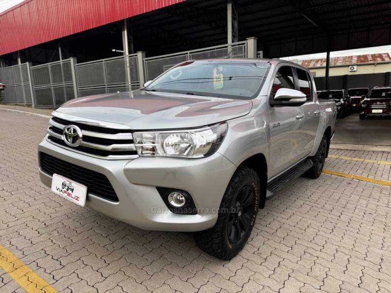 TOYOTA - HILUX - 2015/2016 - Prata - R$ 169.990,00