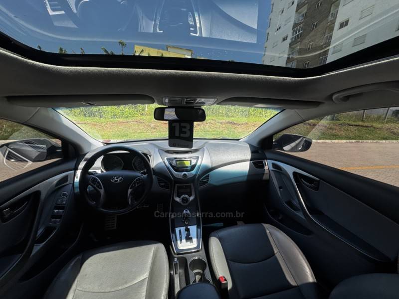HYUNDAI - ELANTRA - 2012/2013 - Prata - R$ 69.990,00
