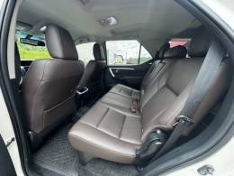 TOYOTA - HILUX SW4 - 2017/2017 - Branca - R$ 214.990,00