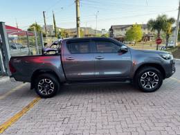 TOYOTA - HILUX - 2021/2021 - Cinza - R$ 224.990,00