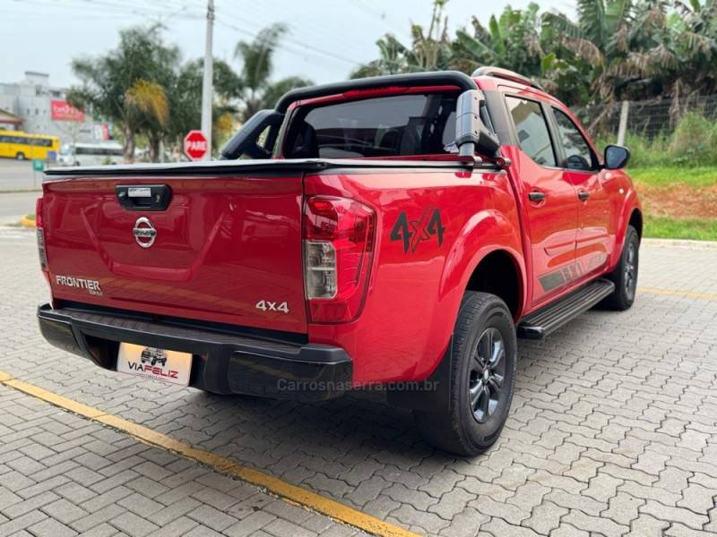 NISSAN - FRONTIER - 2021/2022 - Vermelha - R$ 174.990,00