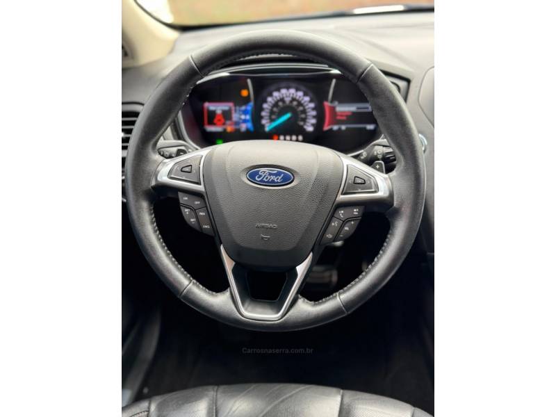 FORD - FUSION - 2017/2018 - Branca - R$ 107.990,00