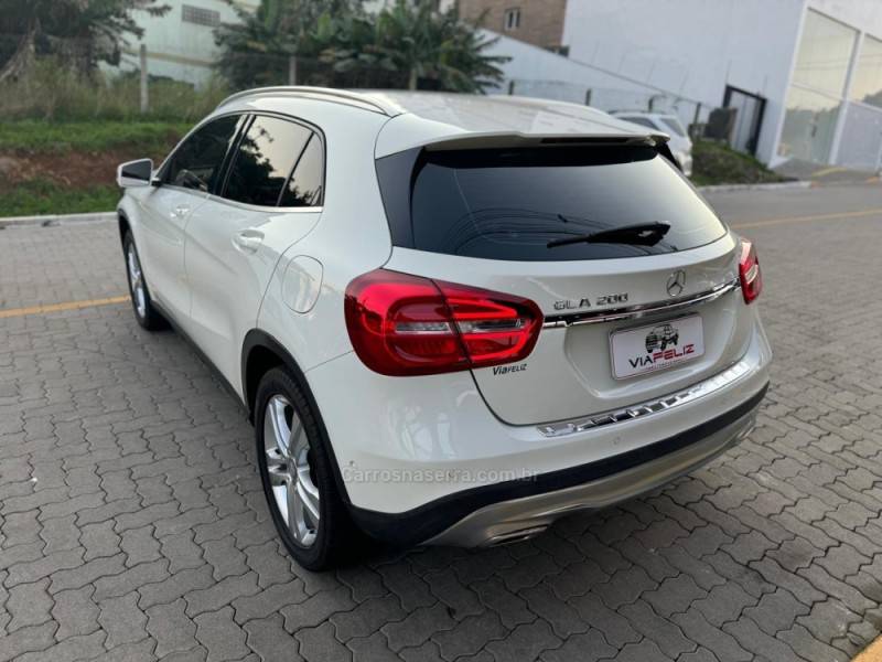 MERCEDES-BENZ - GLA 200 - 2017/2017 - Branca - R$ 121.990,00