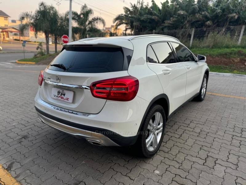 MERCEDES-BENZ - GLA 200 - 2017/2017 - Branca - R$ 121.990,00