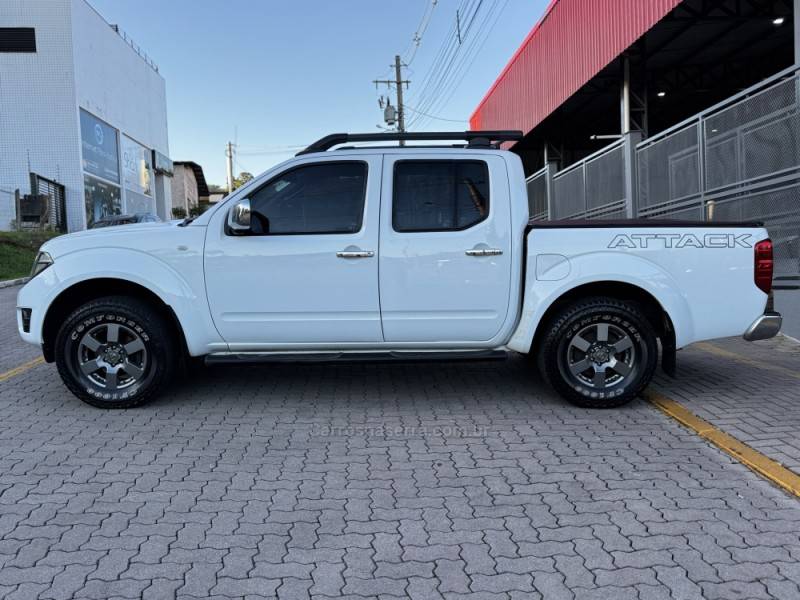 NISSAN - FRONTIER - 2016/2016 - Branca - R$ 116.990,00