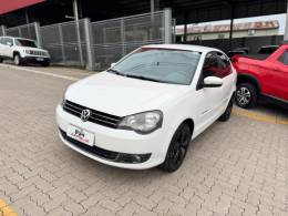 VOLKSWAGEN - POLO SEDAN - 2013/2014 - Branca - R$ 45.990,00