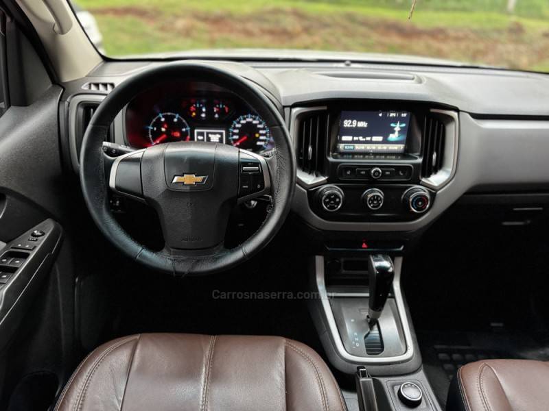 CHEVROLET - S10 - 2017/2018 - Prata - R$ 144.990,00