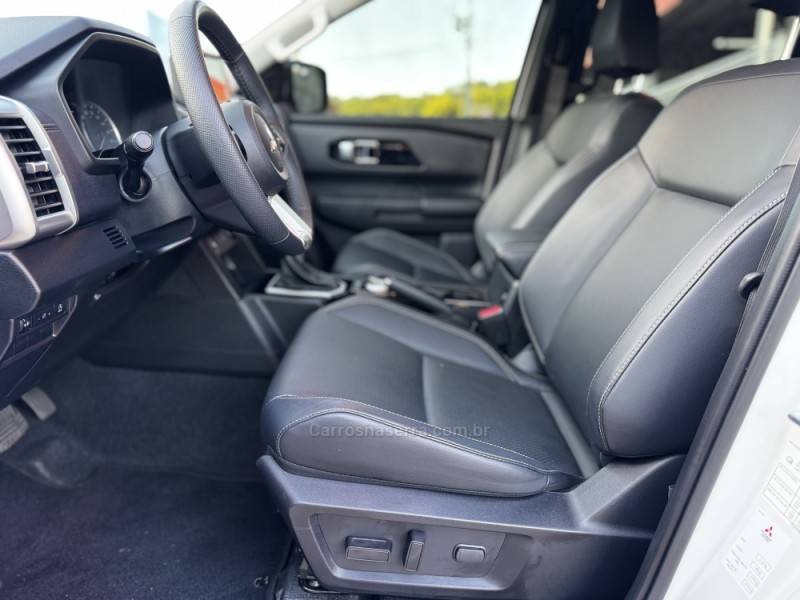 MITSUBISHI - L200 TRITON - 2025/2026 - Branca - R$ 301.990,00