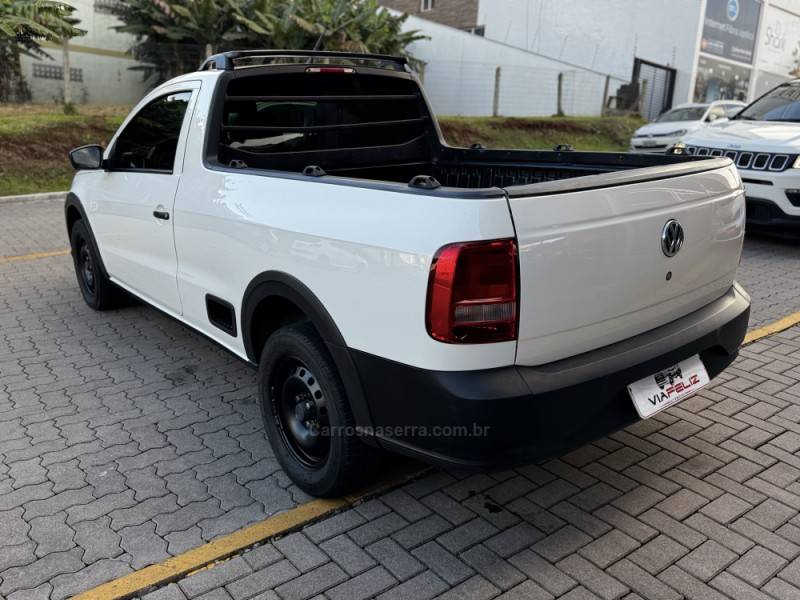 VOLKSWAGEN - SAVEIRO - 2021/2022 - Branca - R$ 64.990,00