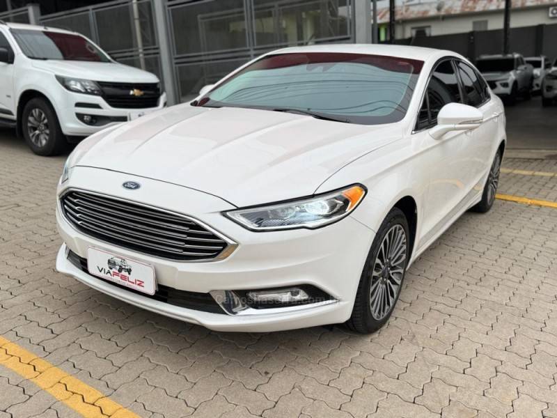 FORD - FUSION - 2017/2018 - Branca - R$ 107.990,00