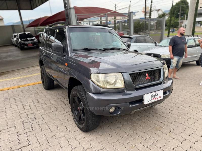 MITSUBISHI - PAJERO TR4 - 2005/2005 - Cinza - R$ 39.990,00