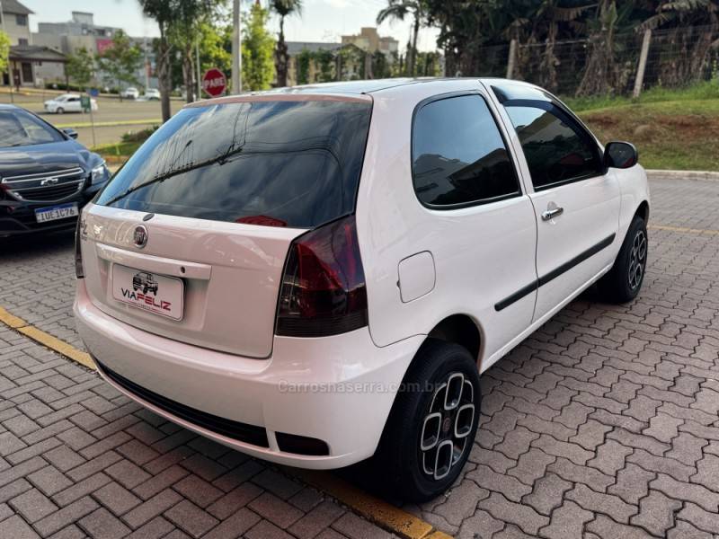 FIAT - PALIO - 2015/2016 - Branca - R$ 28.990,00