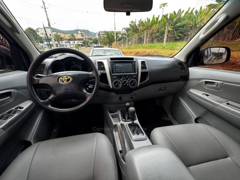 TOYOTA - HILUX - 2008/2008 - Prata - R$ 114.990,00