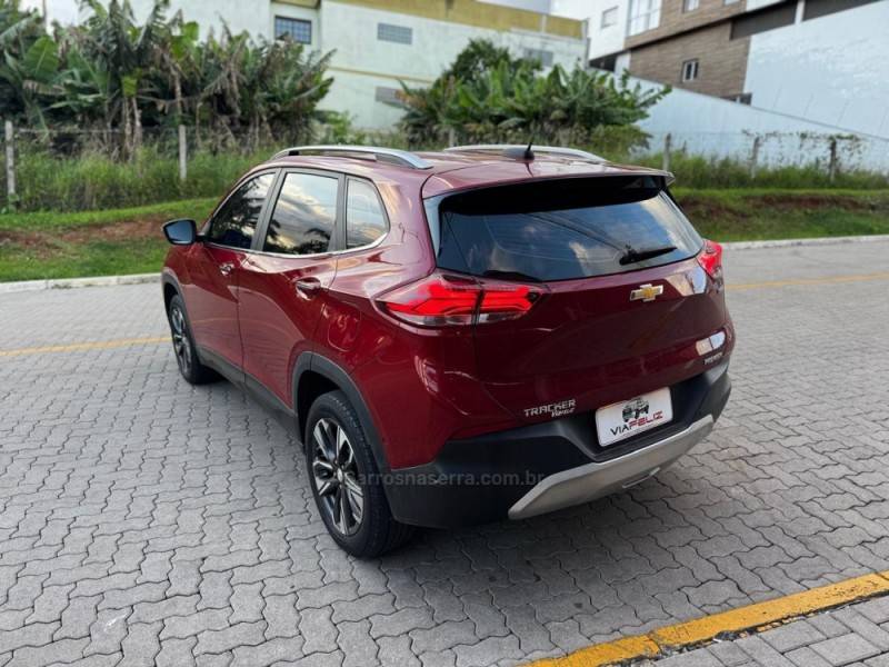 CHEVROLET - TRACKER - 2022/2022 - Vermelha - R$ 121.990,00