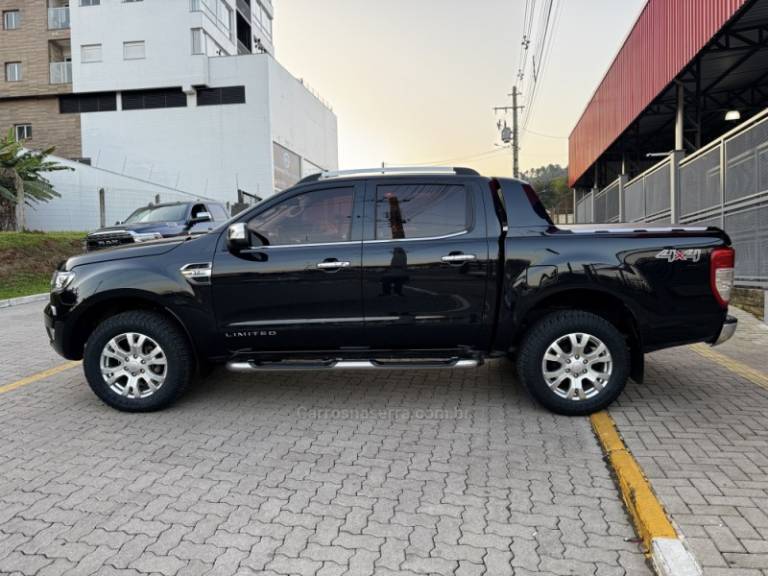 FORD - RANGER - 2018/2019 - Preta - R$ 159.990,00