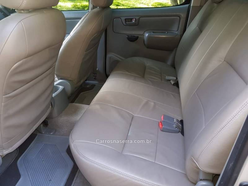 TOYOTA - HILUX - 2009/2010 - Prata - R$ 94.990,00