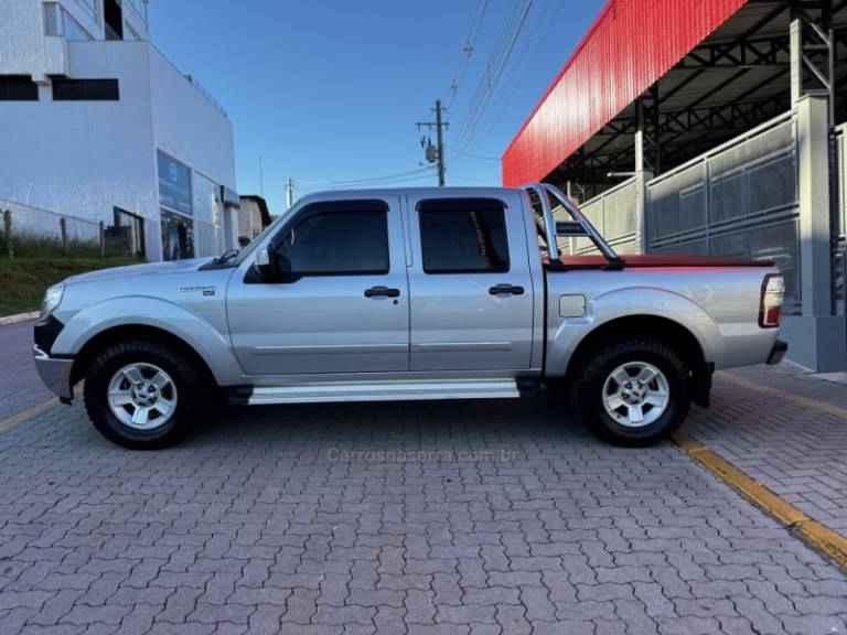 FORD - RANGER - 2010/2011 - Prata - R$ 64.990,00