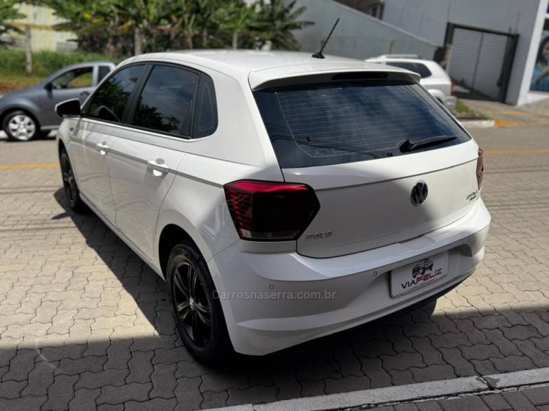 VOLKSWAGEN - POLO - 2018/2019 - Branca - R$ 76.990,00