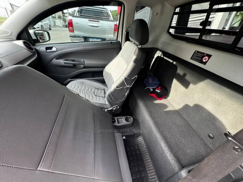 VOLKSWAGEN - SAVEIRO - 2012/2013 - Branca - R$ 55.990,00