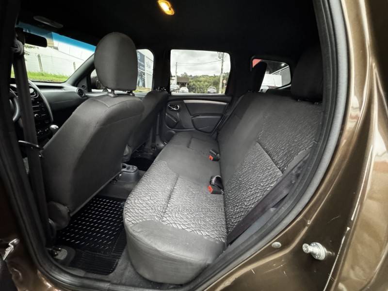 RENAULT - DUSTER - 2015/2016 - Marrom - R$ 61.990,00
