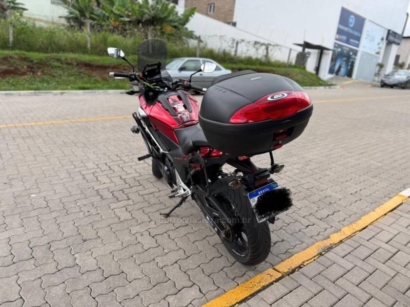 HONDA - NC 750X - 2017/2018 - Vermelha - R$ 42.990,00