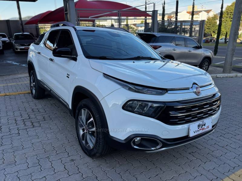 FIAT - TORO - 2018/2019 - Branca - R$ 110.990,00