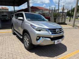 TOYOTA - HILUX SW4 - 2018/2019 - Prata - R$ 254.990,00