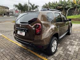 RENAULT - DUSTER - 2015/2016 - Marrom - R$ 61.990,00