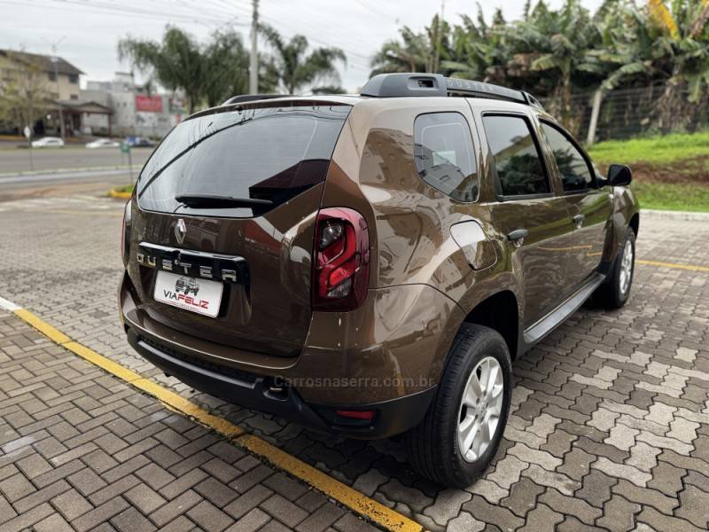 RENAULT - DUSTER - 2015/2016 - Marrom - R$ 61.990,00
