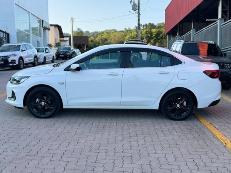 CHEVROLET - ONIX - 2020/2021 - Branca - R$ 89.990,00